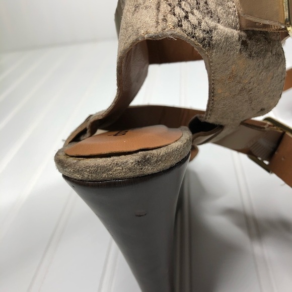 Charlotte Russe Karen wedges, size 8 - Picture 3 of 8